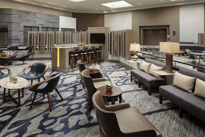 Lobby lounge